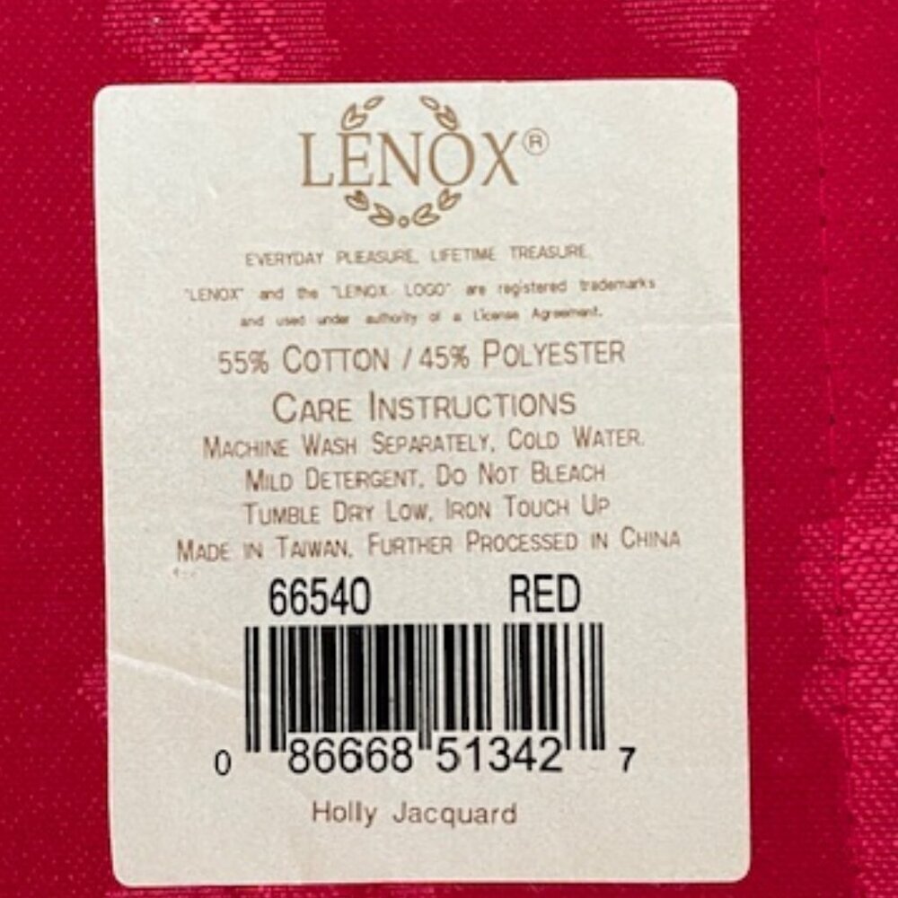 LENOX Holly Jacquard Damask Red Placemats (4) - Picture 2 of 11